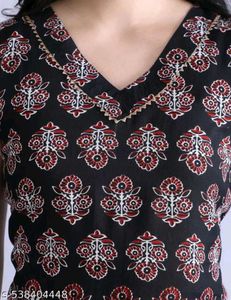 women fashionable short kurti
