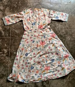 Women Floral Print Straight Kurta