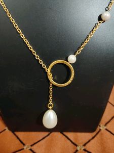 Dangling Pearl Necklace