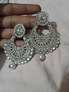 Elegant Silver Tone Jewelry Set