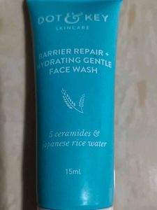 Dot &amp; Key Face Wash