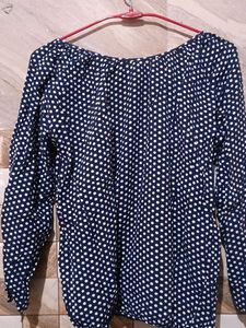 Dotted Top 💙...