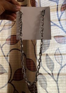 Rugged Black Modern Chain