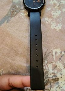Crestello Watch In Black 🖤