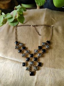 Geometric Statement Necklace