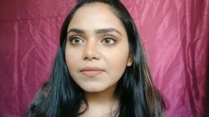 Hazel Color Lens ( Unisex) + Solution+ Case