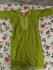 Elegant Green Embroidered Kurta