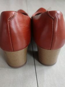 Price 🔽🔽Classy Formal Heels Unique Brick Color