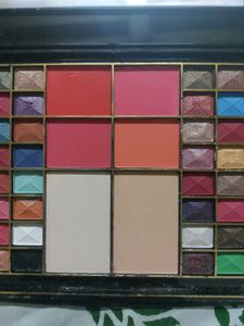 SHILLS Eyeshadow Palette