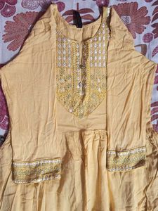 Elegant Yellow Embroidered Kurta