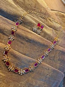 Sleek Necklace With Earrings