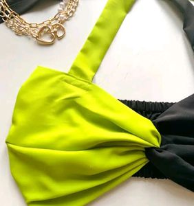 Women Twisted Crop Top