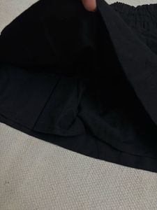 Skirt Shorts Black With Side Belt Pattern