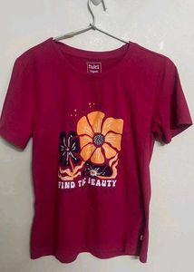 Floral Graphic Tee 😍