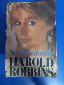 Never Leave Me By Harold Robbins