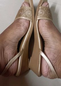 Aurelia Gold Sandals - Size 7