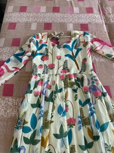 Pristino Women Floral Print Anarkali Kurta