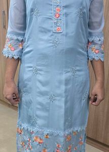 💙 Sheer Elegance: Organza Embroidered Kurta Set �