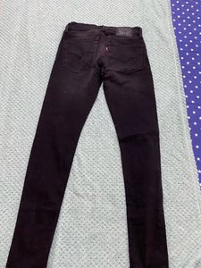 Black Body Fit Levi’s Jean