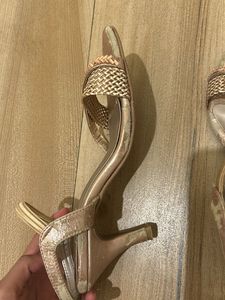 Metro Heels (UK 4)