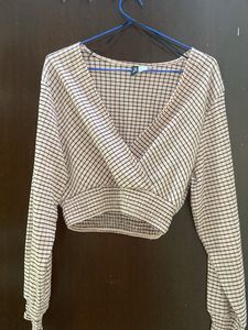 H&M Checkered Long Sleeve Crop Top