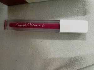 Mamaearth Feather Light Lipstick