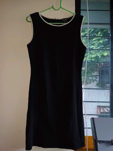 Black Sleeveless Dress