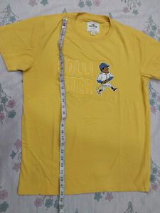 Hollister Graphic Tee