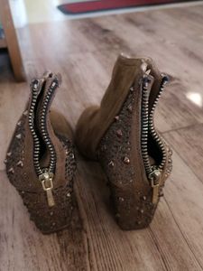 Zara USEDBrown Studded Ankle Boots