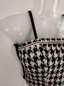 Black Casual Paded Crop Top (Women)