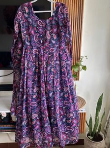 Paisley Print, Chudidaar Sleeves Kurta