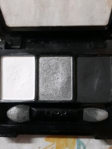 NYX Eyeshadow Pallet
