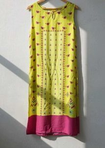 Abstract Print Kurta And Pink Leggings Set