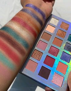 Beauty Glazed Mysterious Eyeshadow Palette