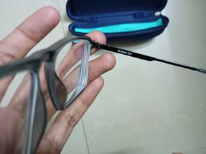 Lenskart Air Grey Square Unisex Eyeglasses...