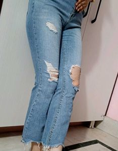 Ripped Cropped Jeans