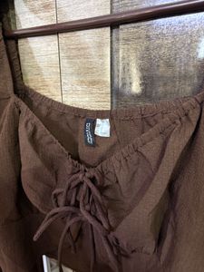 H&amp;M Brown Tie-Front Crop Top