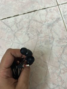 Sounce Wired Earbuds With Box