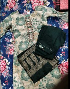 Elegant Floral Print Kurta Set