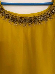 💥Mustard Yellow Embroidered Neckline Top💥