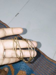 Beutiful golden earrings 😍