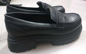 CHUNKY LOAFERS