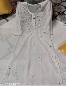 Geoggetee Chikankari Kurti