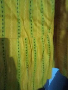 beutiful skirt golden colour 32&#34; size