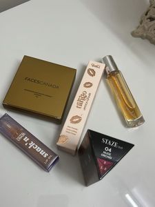 Mini Makeup Hamper