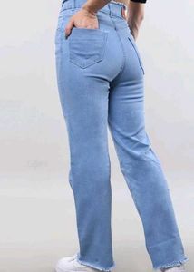 Light Wash Frayed Hem Jeans