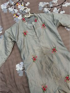 Floral Embroidered Kurta