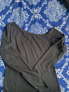 Black One-Shoulder Long Sleeve Top