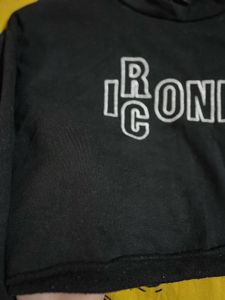 Black Cropped &#34;Iconic&#34; Sweatshirt