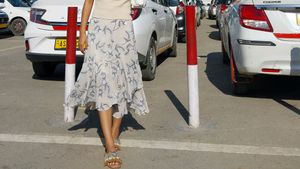Flared Floral Midi Skirt Waist Size 28 to 30